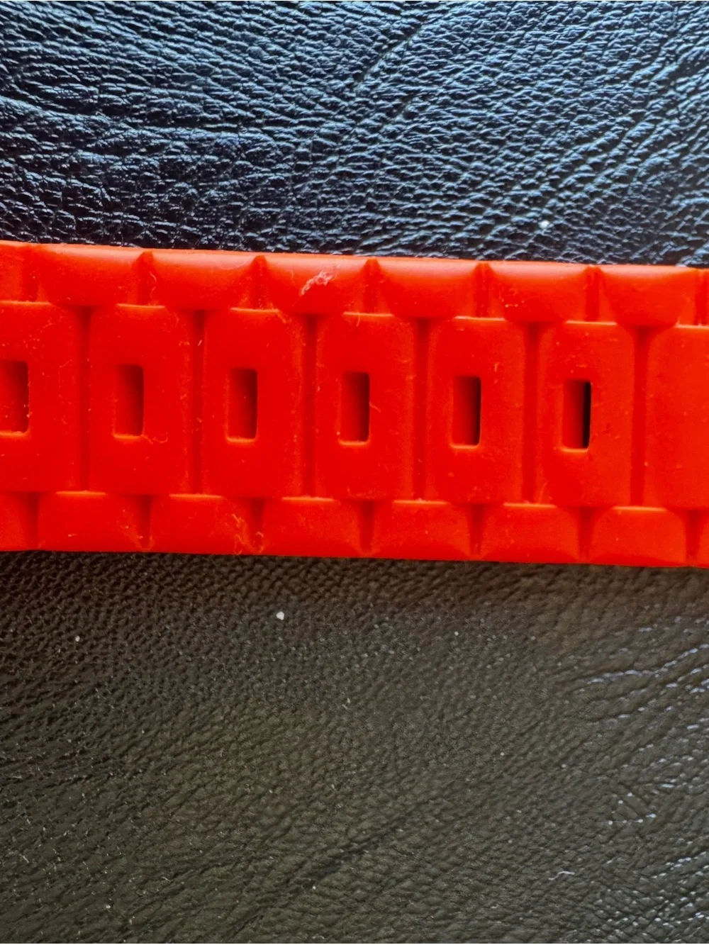 Nixon Orange The Rubber Player like new. Minimalist modern beauty. 40mm analog